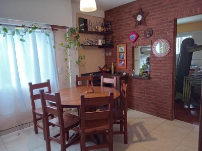 Departamento en alquiler en Villa Gesell. 3 ambientes, 1 baño y capacidad de 4 a 6 personas. 