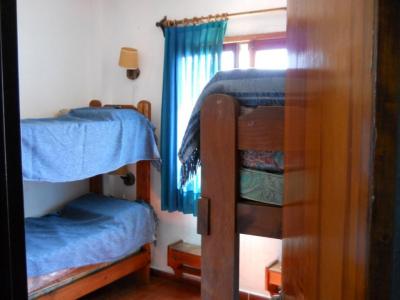 Departamento en alquiler en Villa Gesell. 3 ambientes, 1 baño y capacidad de 4 a 6 personas. A 50 m de la playa