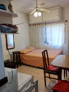 Departamento en alquiler en Villa Gesell. 1 ambientes, 1 baño y capacidad de 1 a 3 personas. A menos de 50 m de la playa