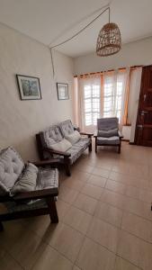 Departamento en alquiler en Villa Gesell. 4 ambientes, 2 baños y capacidad de 3 a 7 personas. A 100 m de la playa